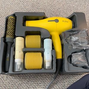 Dry Bar hairstyling package